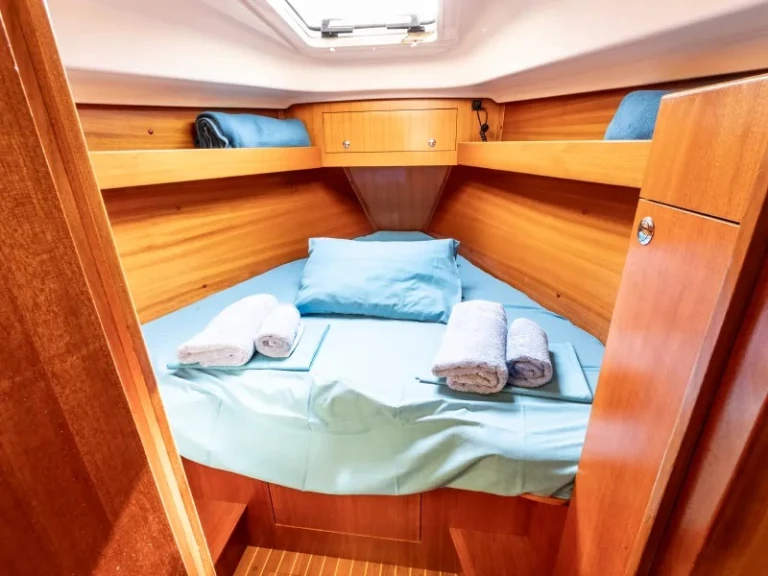 Noleggio Barca a vela Elan con patente nautica