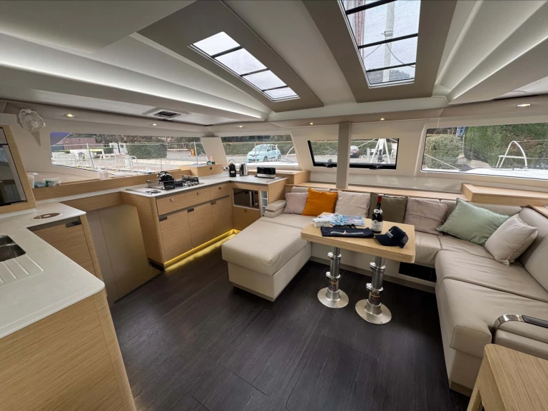 Noleggio barche Fountaine Pajot Elba 45 S a Cogolin su Samboat