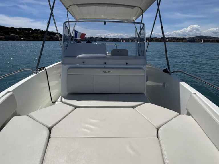 Noleggio a Antibes – Bénéteau Flyer 7 SPACEdeck su SamBoat