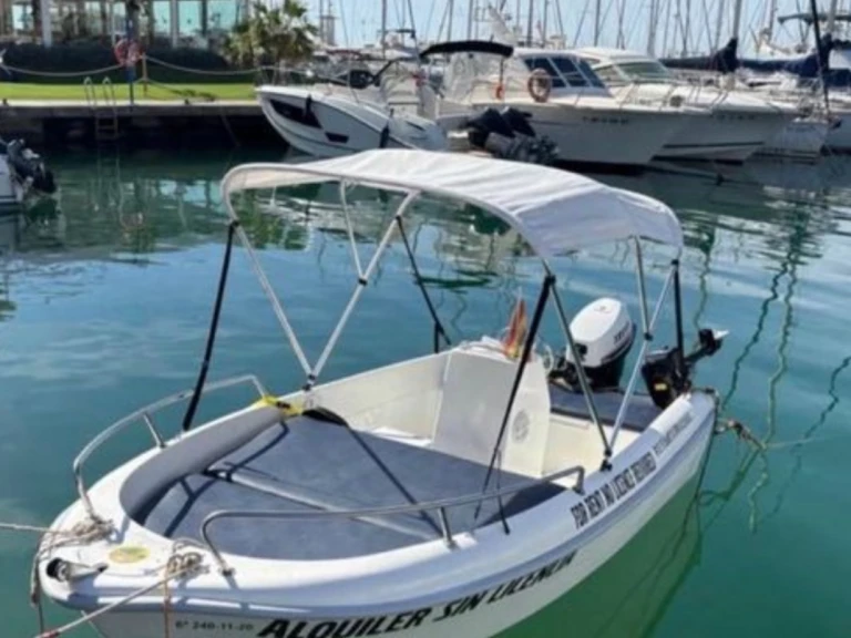 Barca a motore a noleggio a Javea al miglior prezzo