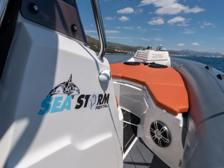 Gommone a noleggio a Trogir al miglior prezzo