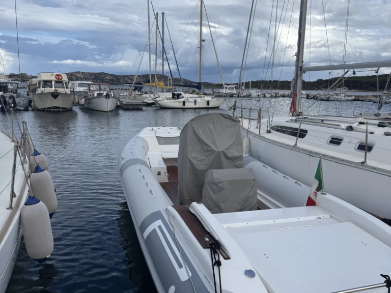 Noleggio barche Pirelli P880 sport a Porto Turistico Palau su Samboat