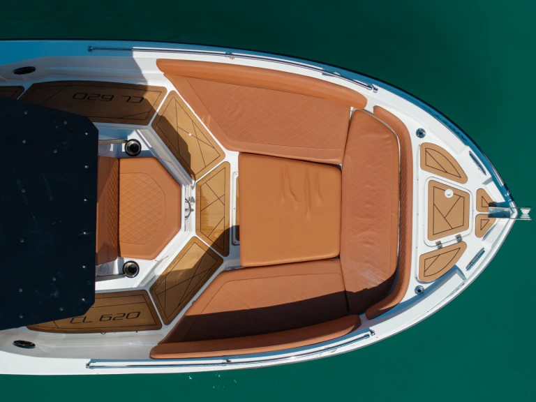 Noleggiare una Nireus CL 620 a Zante