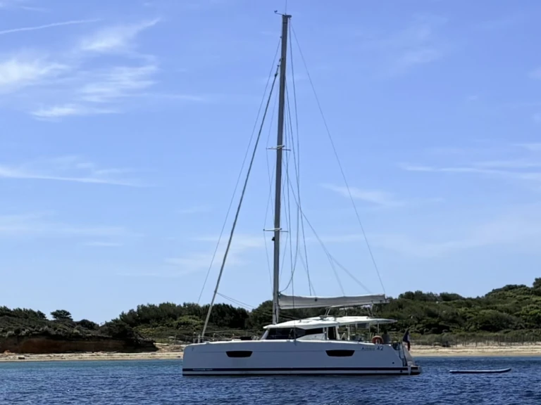 Noleggio barche Fountaine Pajot Astrea 42 a Porquerolles su Samboat