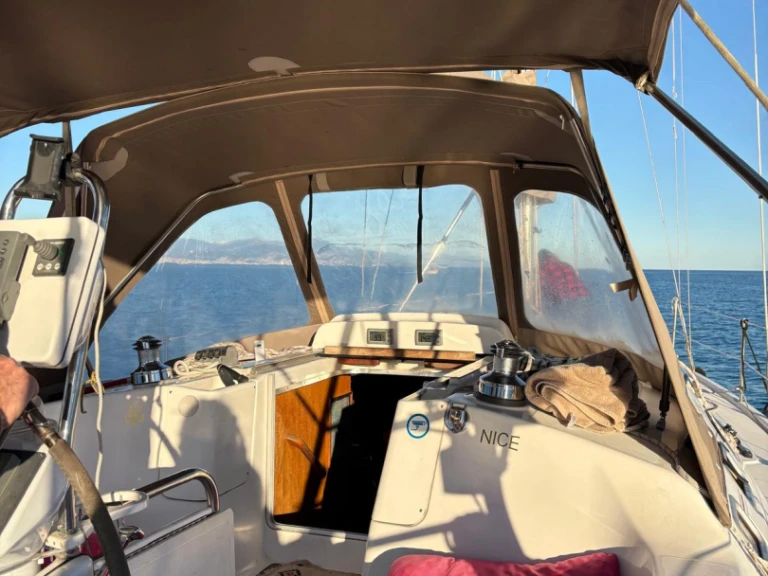 Noleggiare una Hunter Hunter 38 a Saint-Laurent-du-Var