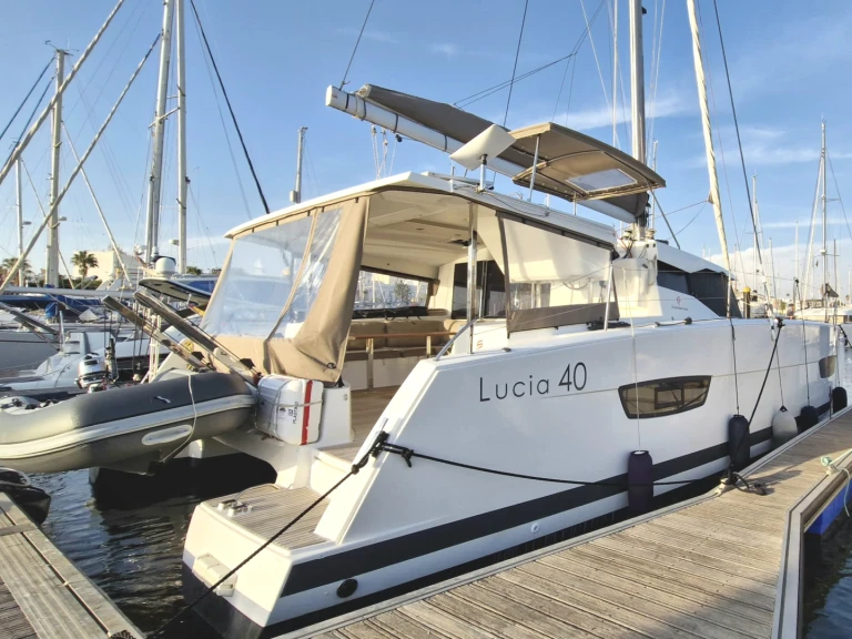 Noleggio Catamarano a Rota – Fountaine Pajot Lucia 40