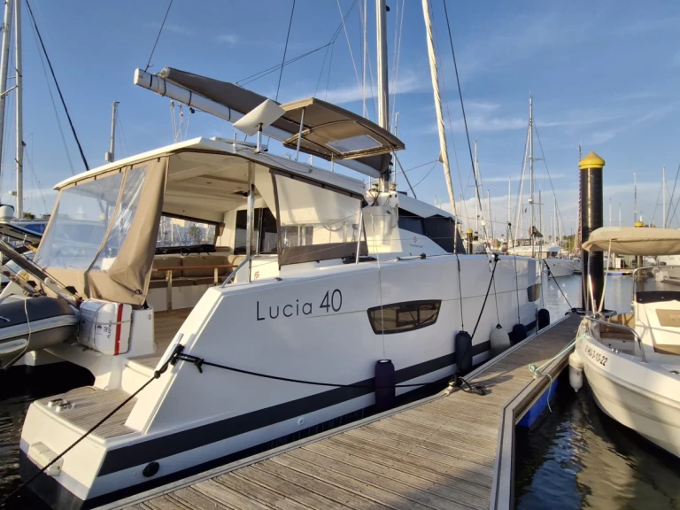 Noleggio barche Fountaine Pajot Lucia 40 a Rota su Samboat