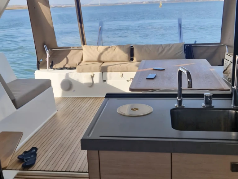 Noleggio Catamarano Fountaine Pajot con patente nautica
