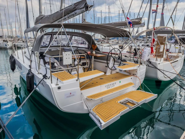 Noleggio barche Hanse Hanse 410 a Sebenico su Samboat