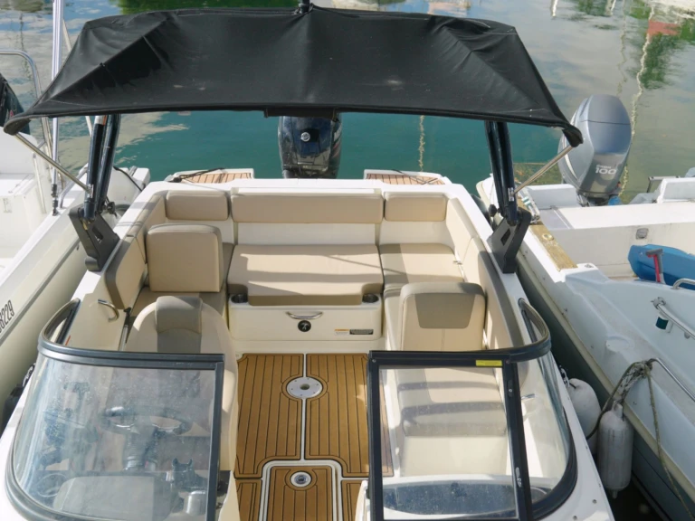 Noleggio Barca a motore a Aix-les-Bains – Bayliner BAYLINER VR4
