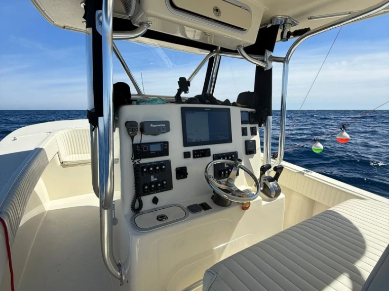 Noleggiare una Allcustom All custom a Marina di Portisco