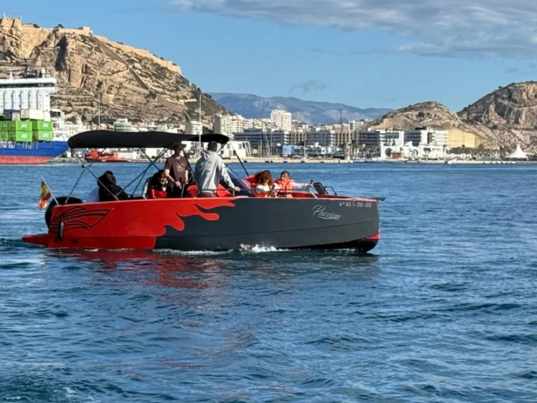 Noleggiare una Nuva Nuva M6 Open a Alicante