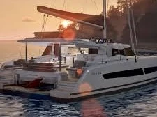Noleggiare una Fountaine Pajot New 44 a Procida