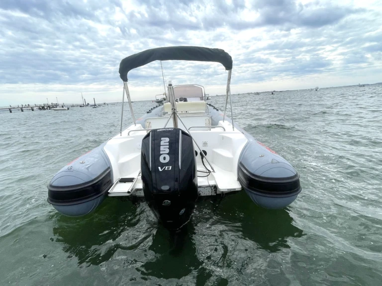 Noleggiare una Joker Boat Clubman 26 a Lège-Cap-Ferret