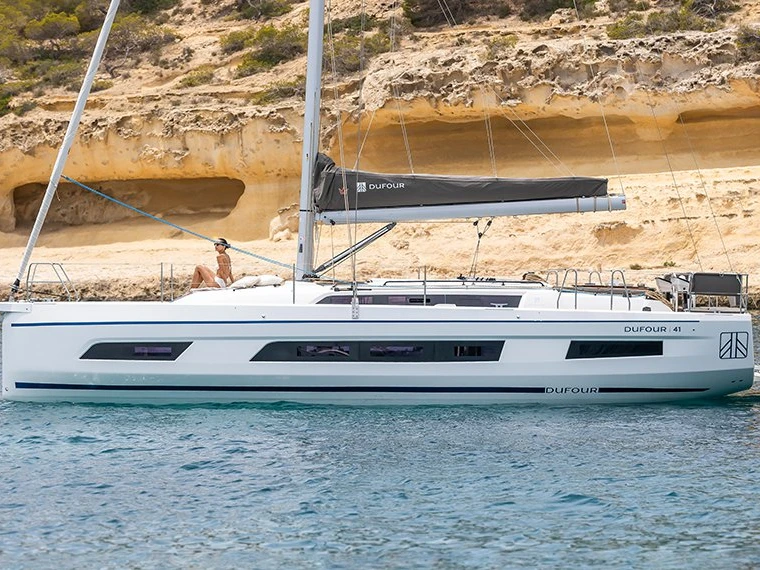 Noleggio Barca a vela con o senza skipper Dufour a Cagliari