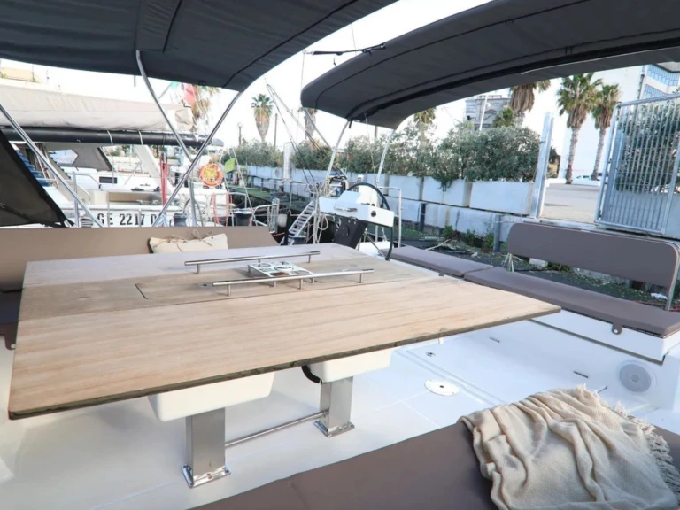 Noleggio barche Cagliari economico Dufour 470