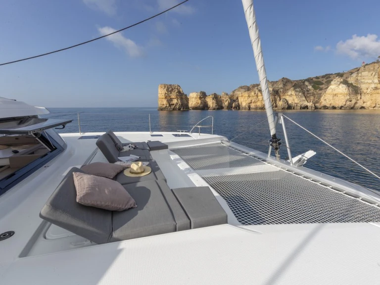 Catamarano a noleggio a Cagliari al miglior prezzo