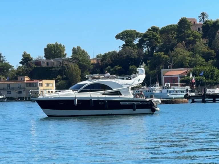 Noleggio barche Forio economico Rodman 38 Fly