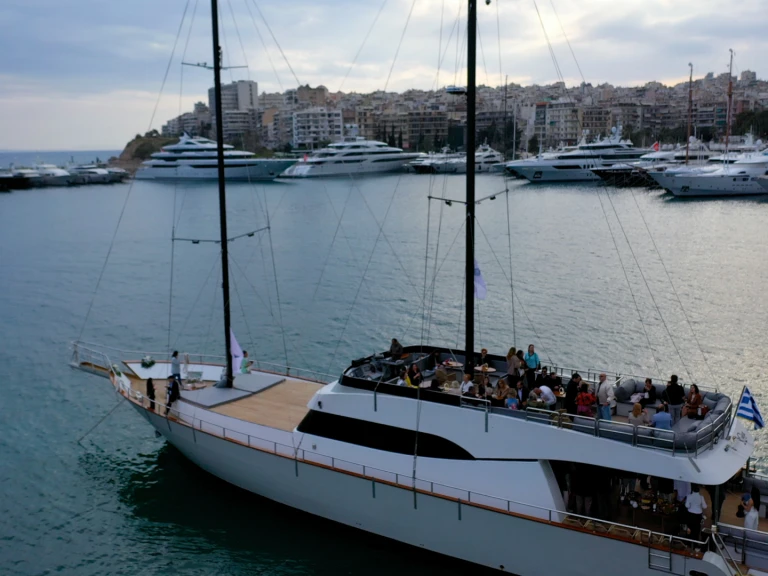 Noleggio Barca a vela Custom Made con patente nautica