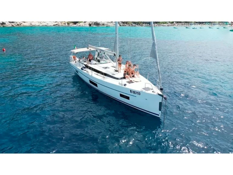 Noleggio a Punta Ala – Bavaria Bavaria C45 su SamBoat