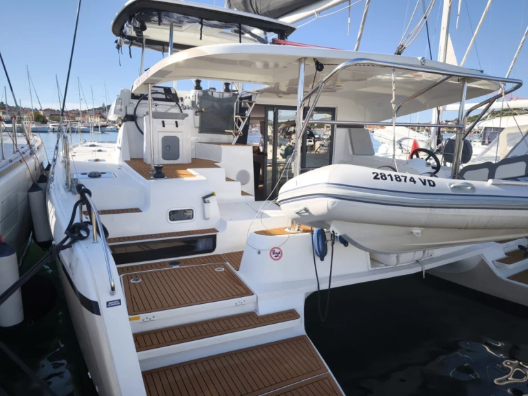 Noleggio Catamarano Lagoon con patente nautica