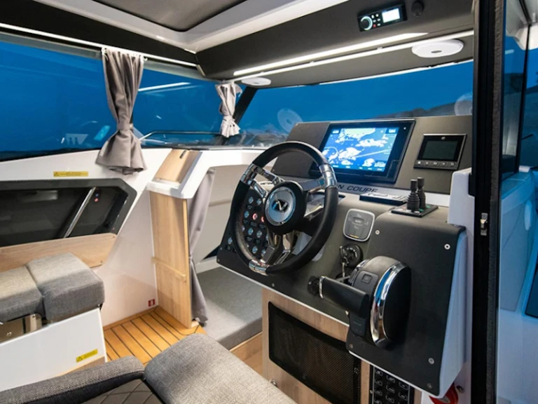 Noleggio barche Glyfáda economico Nordkapp Coupe 905