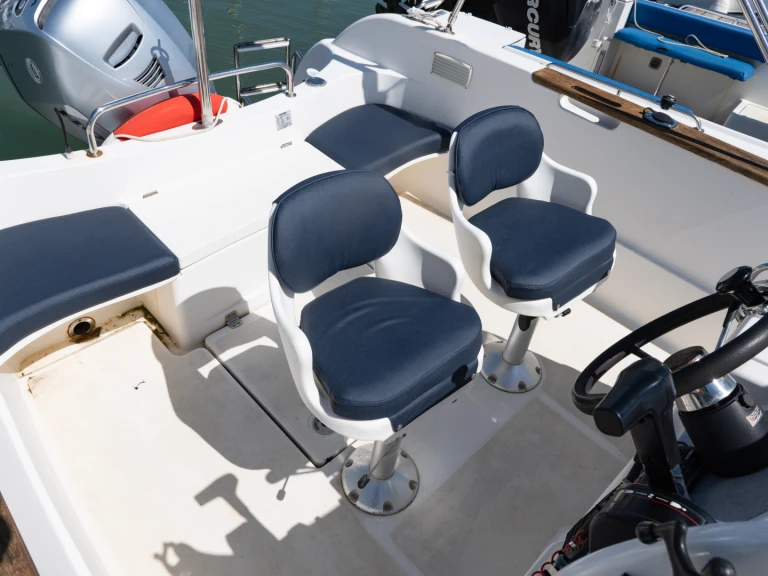 Noleggio barche Royan economico Quicksilver 630 Commander