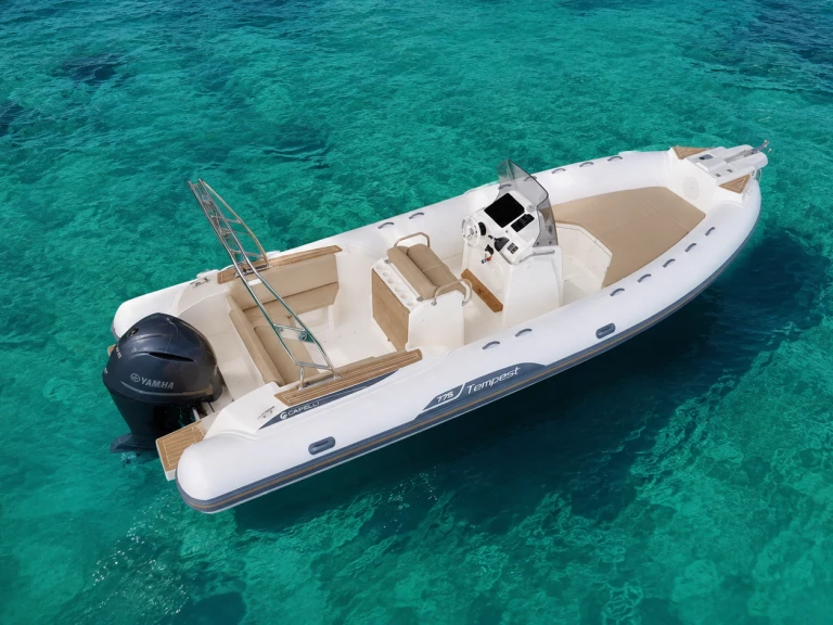 Noleggio a Le Lavandou – Capelli Tempest 775 su SamBoat