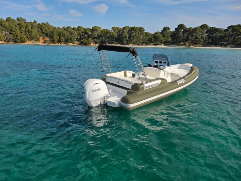 Noleggio Gommone con o senza skipper Joker Boat a Le Lavandou