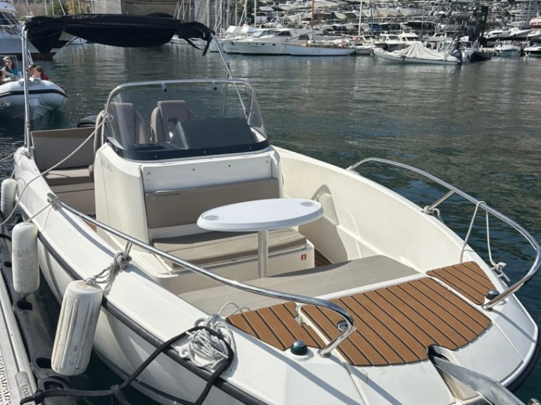 Noleggio Barca a motore Quicksilver con patente nautica