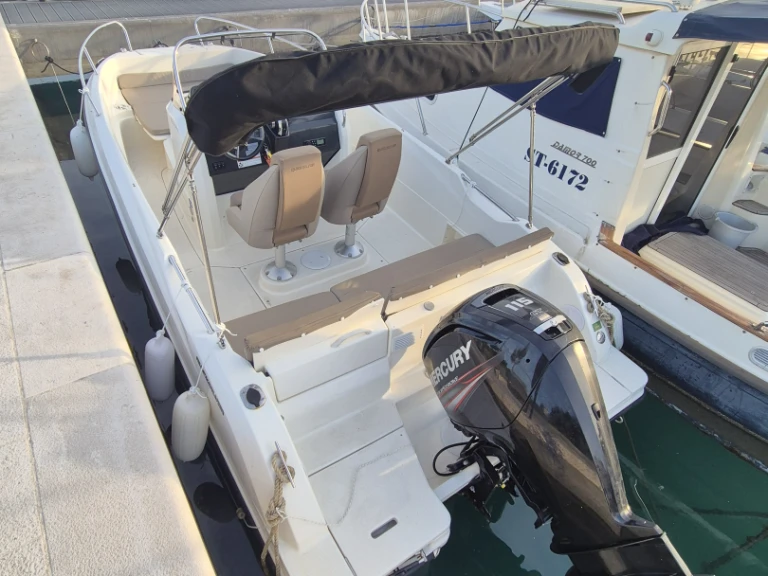 Noleggio barche Spalato economico Activ 605 Open