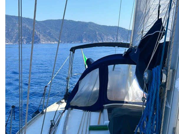 Noleggiare una Bénéteau First 375 a Genova
