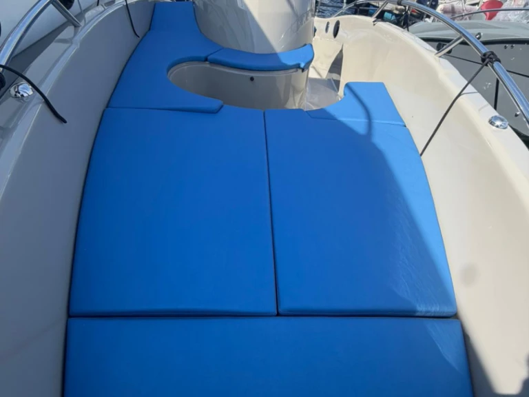Noleggio Barca a motore con o senza skipper Clear a Angera