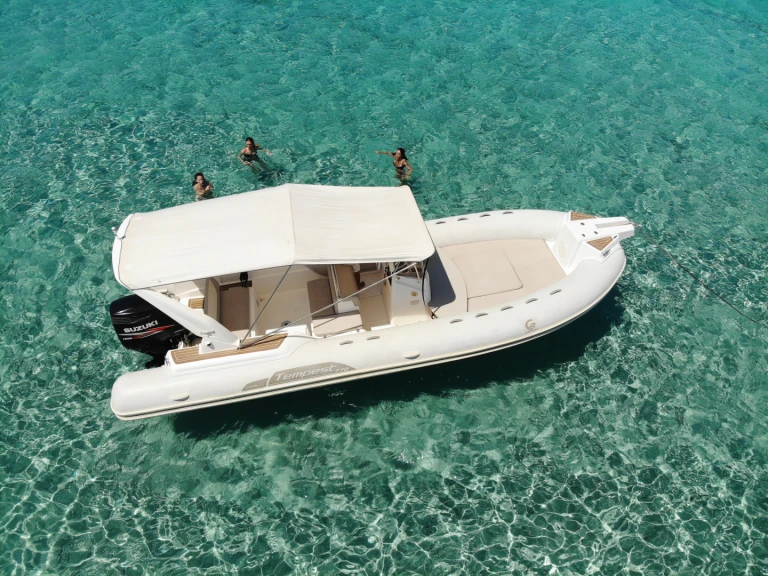 Noleggiare una Capelli Tempest 770 S a Portocolom