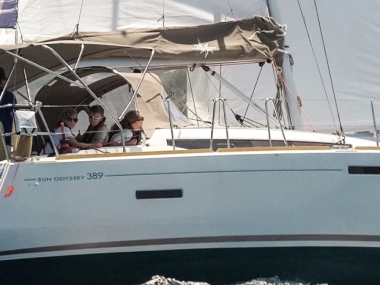 Noleggio Barca a vela a Le Marin – Jeanneau Jeanneau Sun Odyssey 389