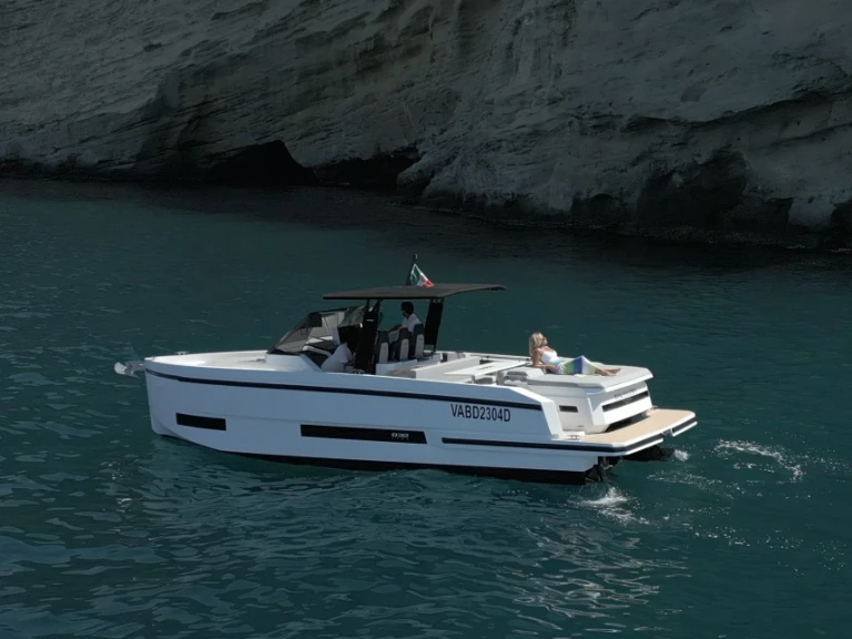 Noleggio Barca a motore De Antonio con patente nautica