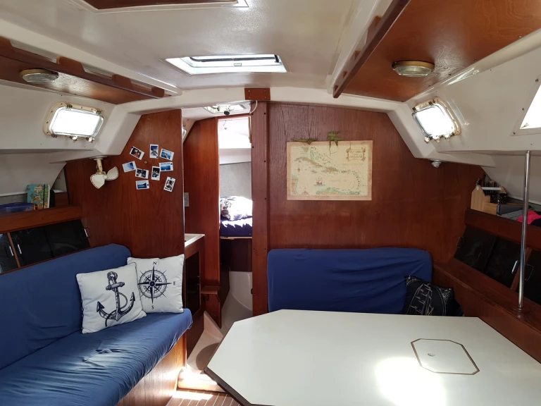 Noleggio Barca a vela Hunter con patente nautica