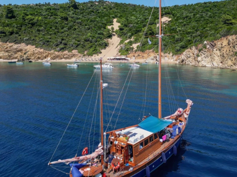 Noleggiare una Custom made by Psarros shipping Liberty a Skiathos