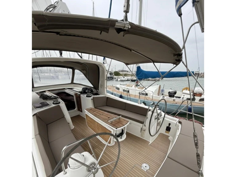 Noleggio barche Nikiána economico Oceanis 50 Family