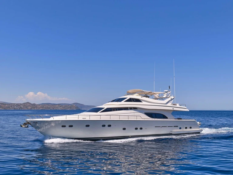 Noleggio a Lávrio – Ferretti APE&Iota;RON BLUE su SamBoat