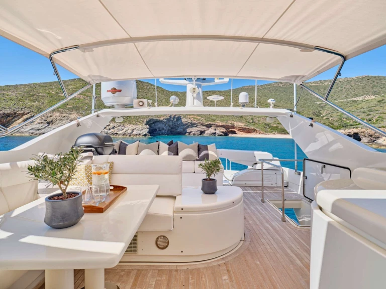 Noleggio a Lávrio – Ferretti APE&Iota;RON BLUE su SamBoat