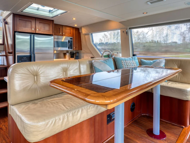 Noleggio Yacht di lusso Pacific Mariner con patente nautica