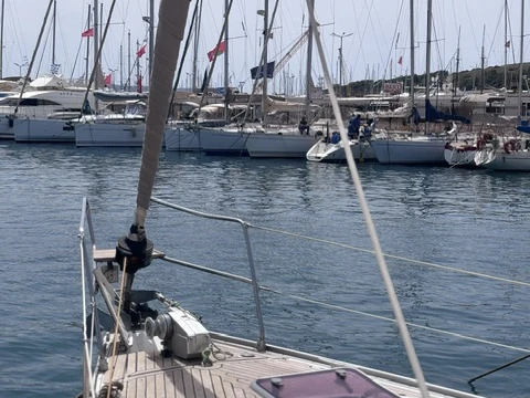 Noleggio Barca a vela con o senza skipper Bavaria a Lávrio