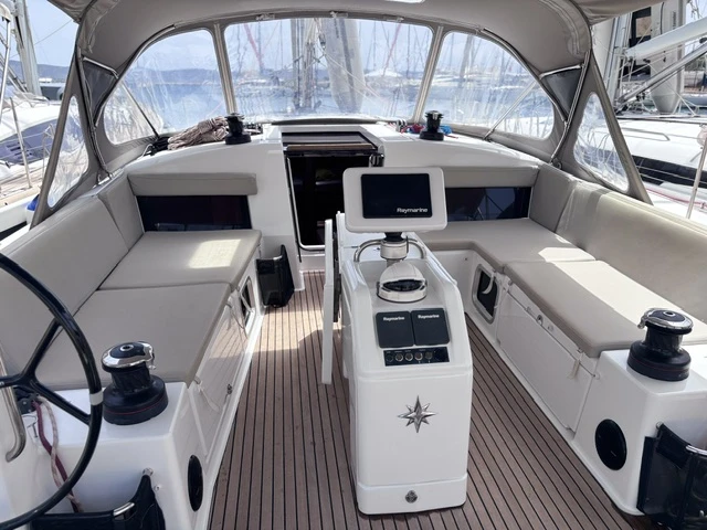 Noleggio Barca a vela Jeanneau con patente nautica