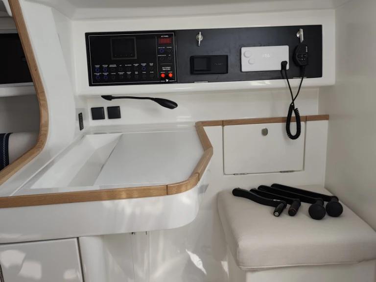 Noleggio Barca a vela Italia Yachts con patente nautica