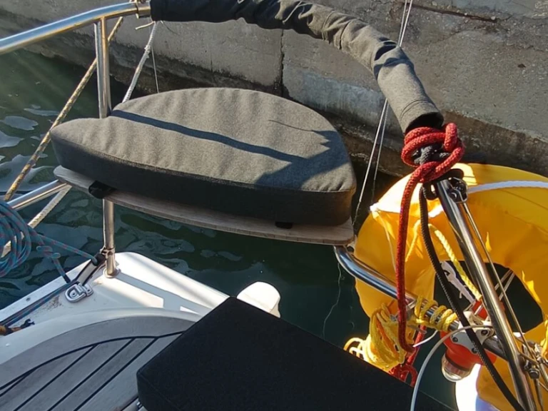 Noleggio Barca a vela a Lávrio – Elan Impression 444