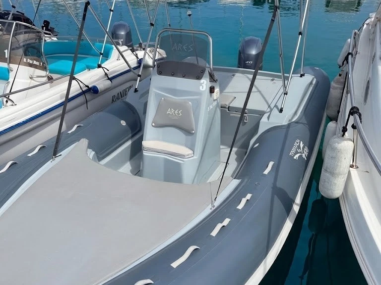 Noleggio Gommone a Alghero – Trimarchi Trimarchi 580