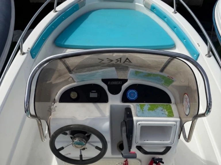 Noleggio barche Ranieri Soverato 545 a Alghero su Samboat