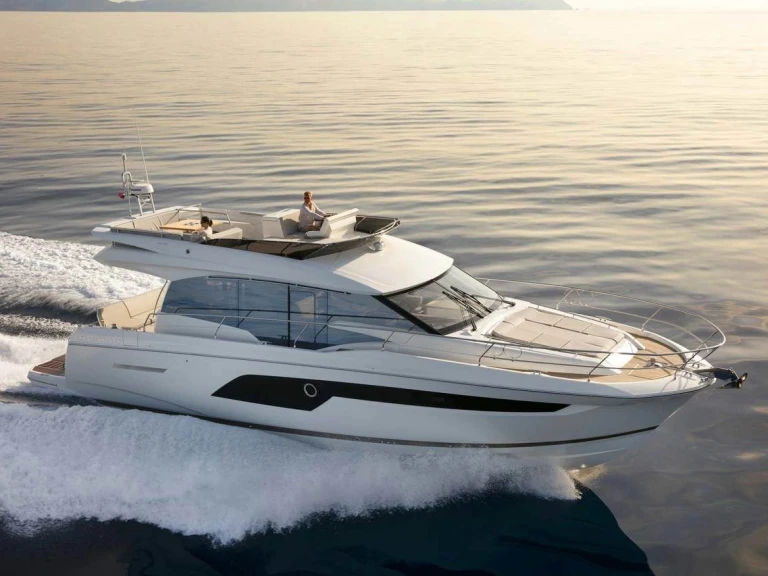 Noleggio Barca a motore con o senza skipper Prestige a Port-Haliguen