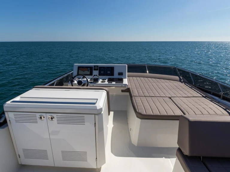 Noleggio Barca a motore Prestige con patente nautica